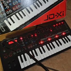 Roland JD-XI Synthesizer