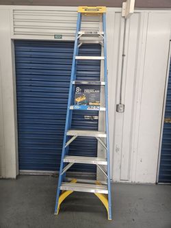 8 ft. Fiberglass Step Ladder new
