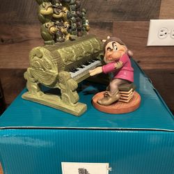 Walt Disney Classics Collection Snow White & the seven dwarfs. “Humph & Pipe Organ”