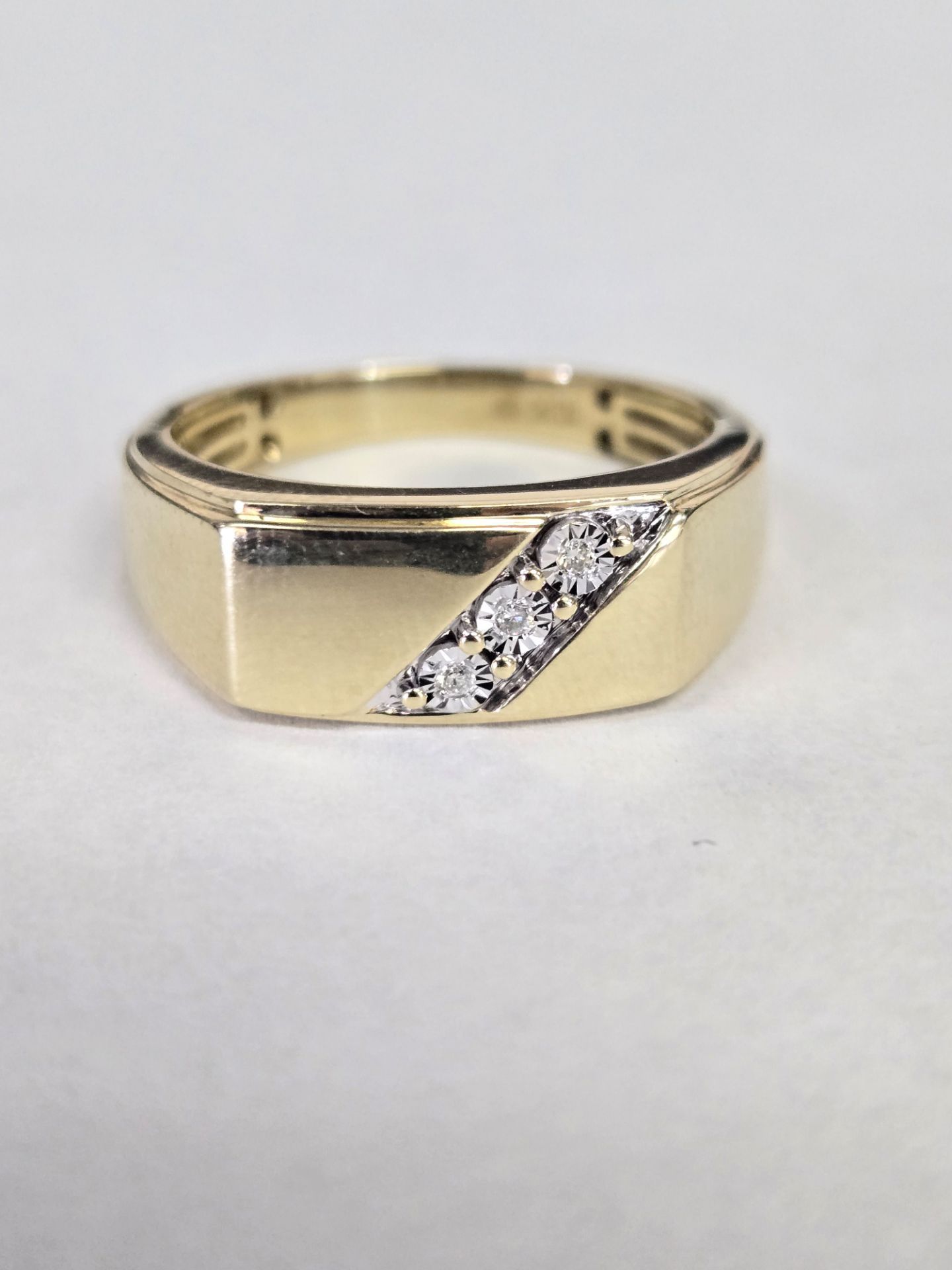 10kt Gold Diamond Band