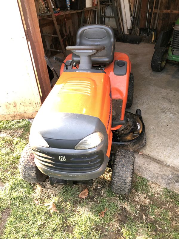 Husqvarna Riding Mower w/ Bagger Attachment for Sale in Myerstown, PA