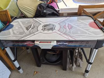 AIR HOCKEY