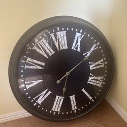 Beautiful Large 31” Wall Clock