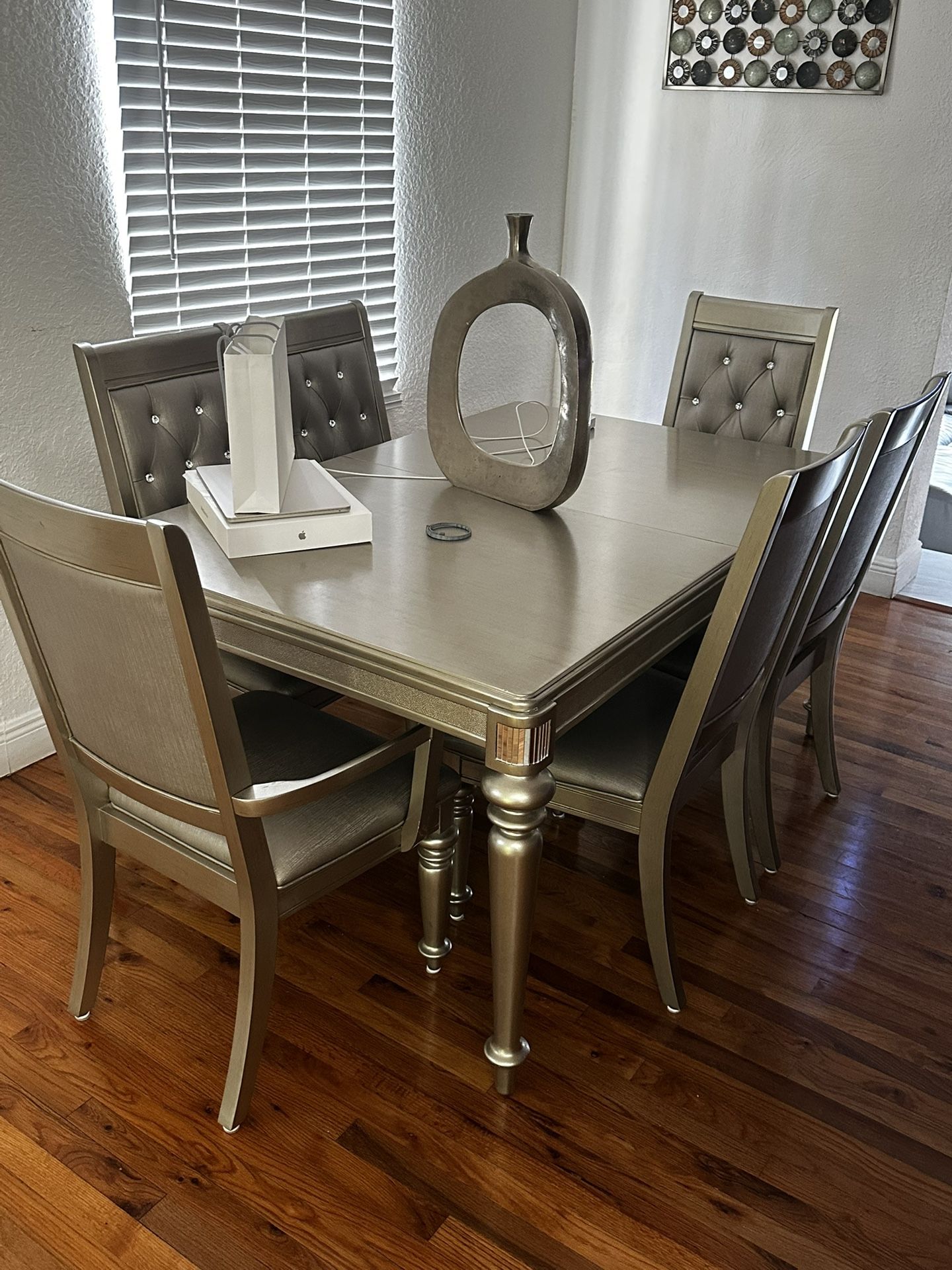 Comedor Con Mesas