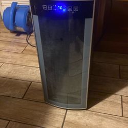 A anti Freestanding Wine Fridge