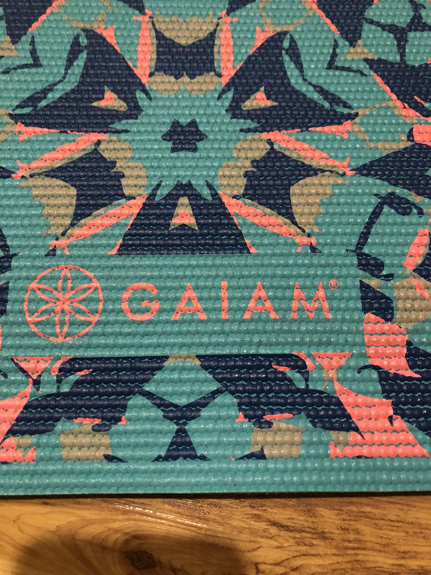 New Gaiam  Yoga Mat