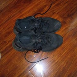 Size 7 men's running Nike Shoes