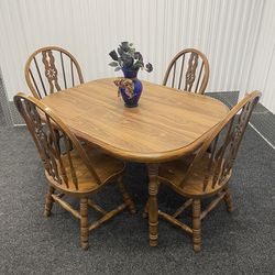 Dining table with Set Of 4 chairs