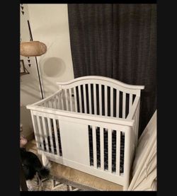Baby Appleseed 4 in 1 Crib To Bed