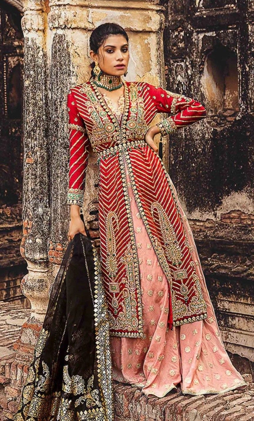 Heavy Red Wedding Salwar Kameez for Indian Wedding Dress is a traditional choice to have a dreamy appearance on a big day. This stunning Indian Bridal