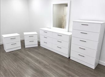Dresser whit mirror, chest and 2 nightstands - Cómoda con espejo , Gavetero y 2 mesitas de noche