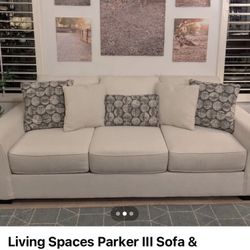 Cream/Ivory Comfortable Couch