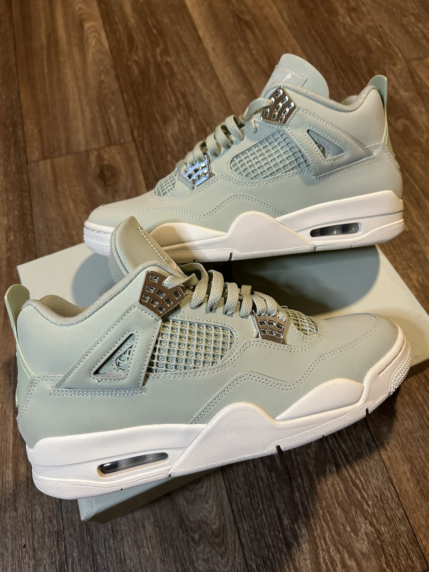 Jordan 4 Seafoam