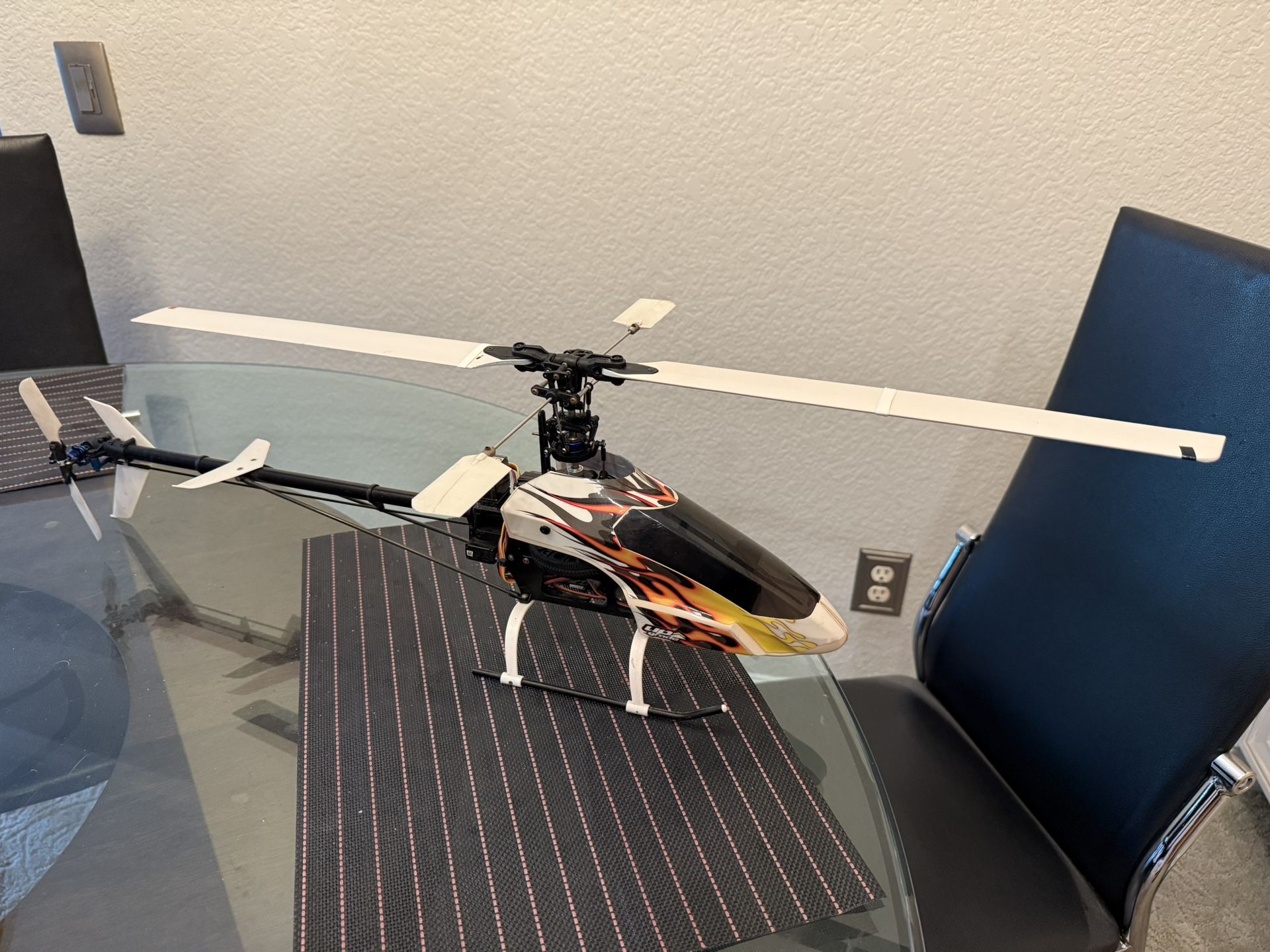 Eflite Blade 400 RC Helicopter