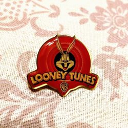 BUGS BUNNY -LOONEY TUNES Collectible -©1997 Warner Brothers Logo Pin, NEW MINT!

