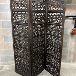 VINTAGE Asian Inspired Decorative Privacy Screen! SOLID WOOD!