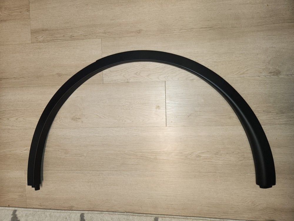 Tesla Model Y Rear Left Fender Flare Garnish
