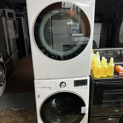 LG WASHER & DRYER SET (BRAND NEW) GAS 110v