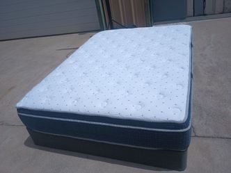 Queen pillowtop mattress and box spring