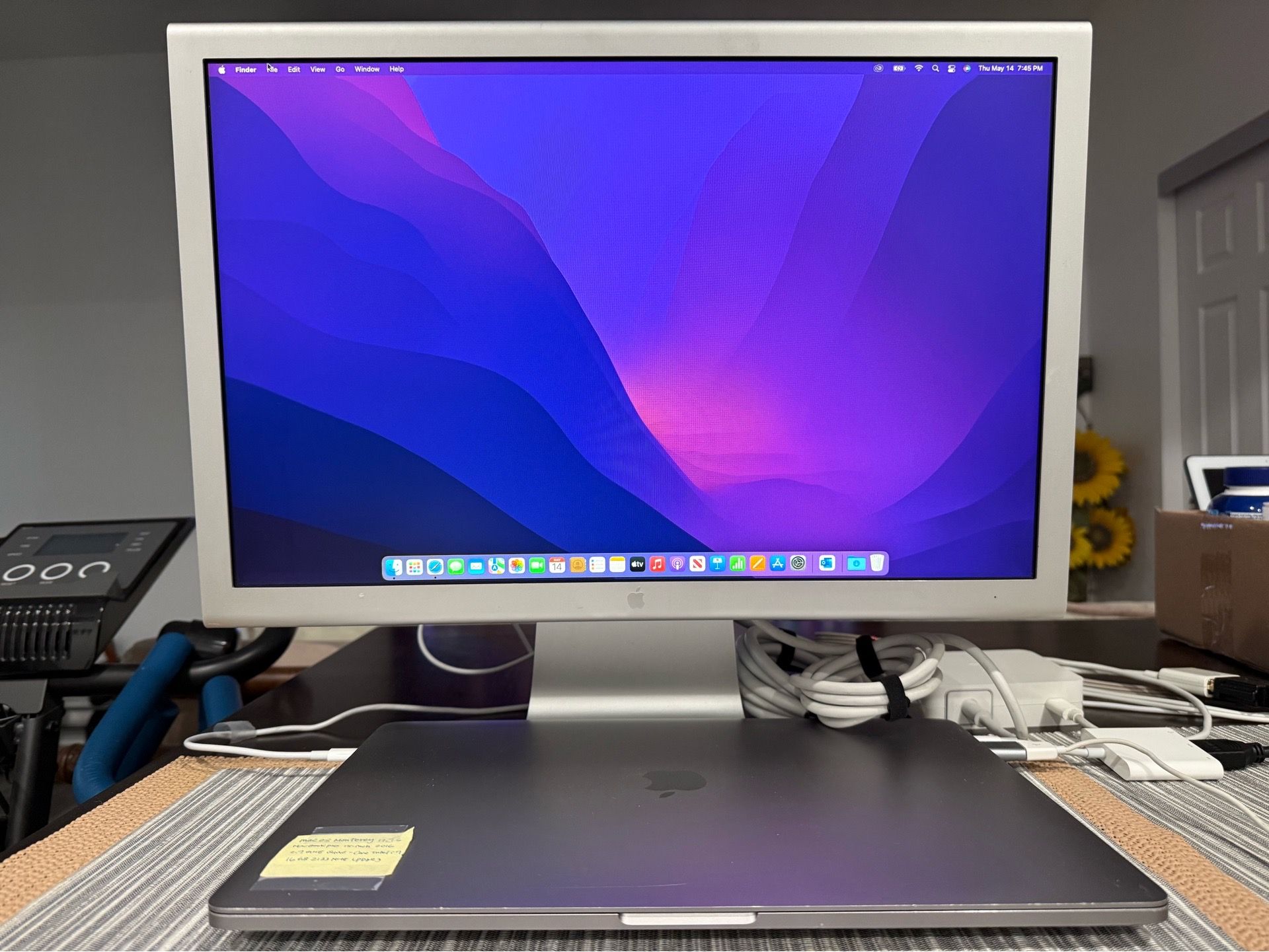 Apple 2016 MacBook Pro with 2.7GHz quad cord intel i7, with Apple cinema 23 inch display, external wireless keyboard and mouse