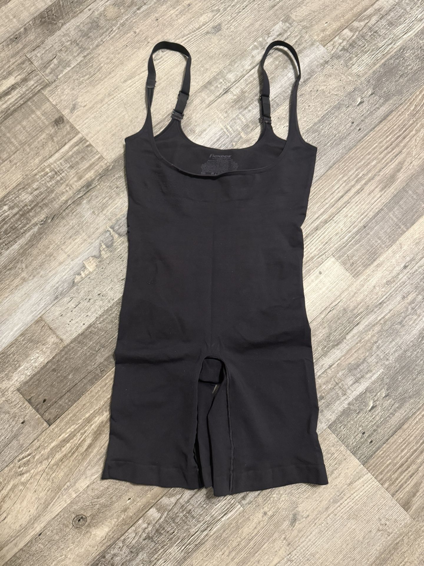 🎵Black Flexees by Maidenform shapewear bodysuit with mid-thigh compression