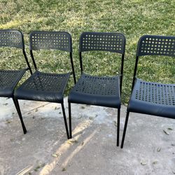 Chairs x4