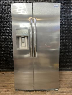 FRIGIDAIRE REFRIGERATOR w/WARRANTY! R3389A