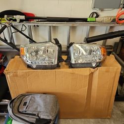 2015 Toyota Tundra Headlights 