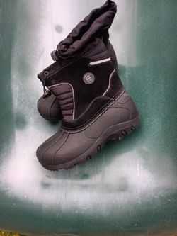 Black Snow Boots Size 6M