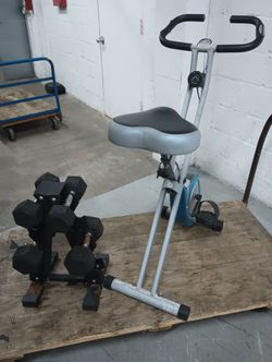 Bike,Rack, Dumbbells 💪 Condition Photos / As Is . Miami 33130. Delivery Fee