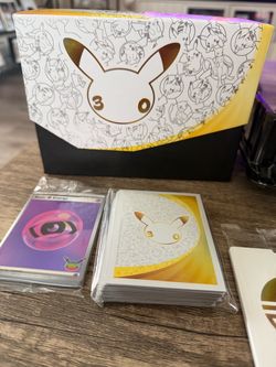 **pokemon 30th ETB no booster packs***