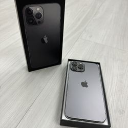 iPhone 13 Pro Max 256GB UNLOCKED W/Box, Charger And New Tempered Glass Screen Protector 