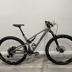 CARBON 2022 Intense 951 XC 29er MTB Size MEDIUM 