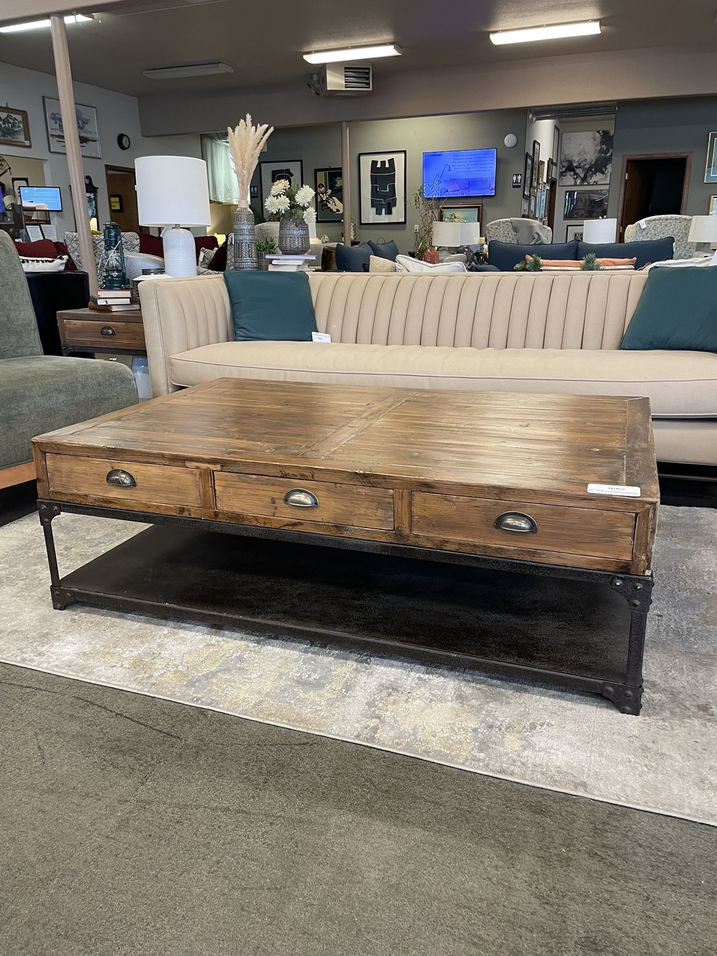 Large Reclaimed Wood Coffee Table for Sale in Tacoma, WA - OfferUp