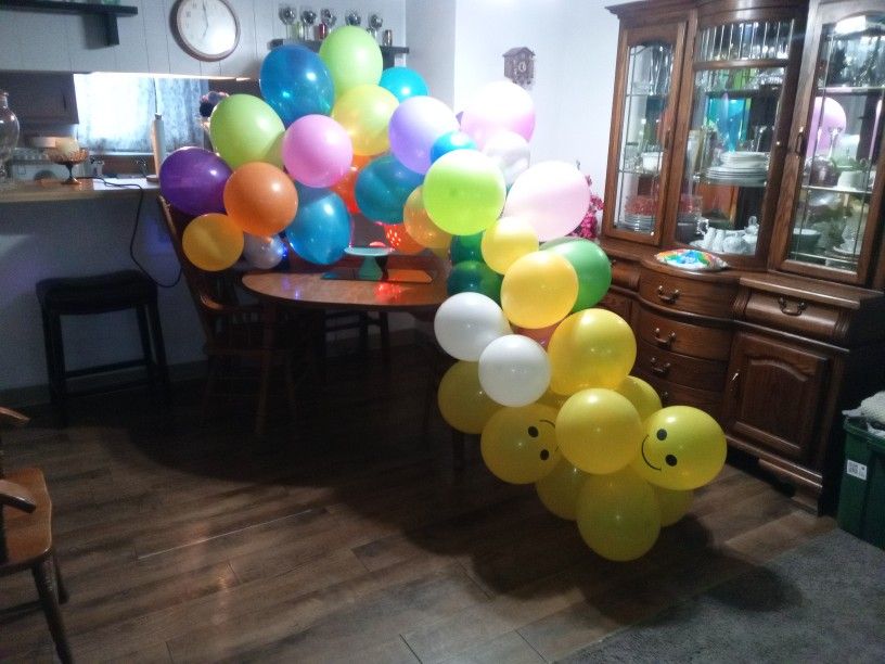 Balloon Birthday Display. Must Pick Up In Truck With Balloon Friendly Cover
