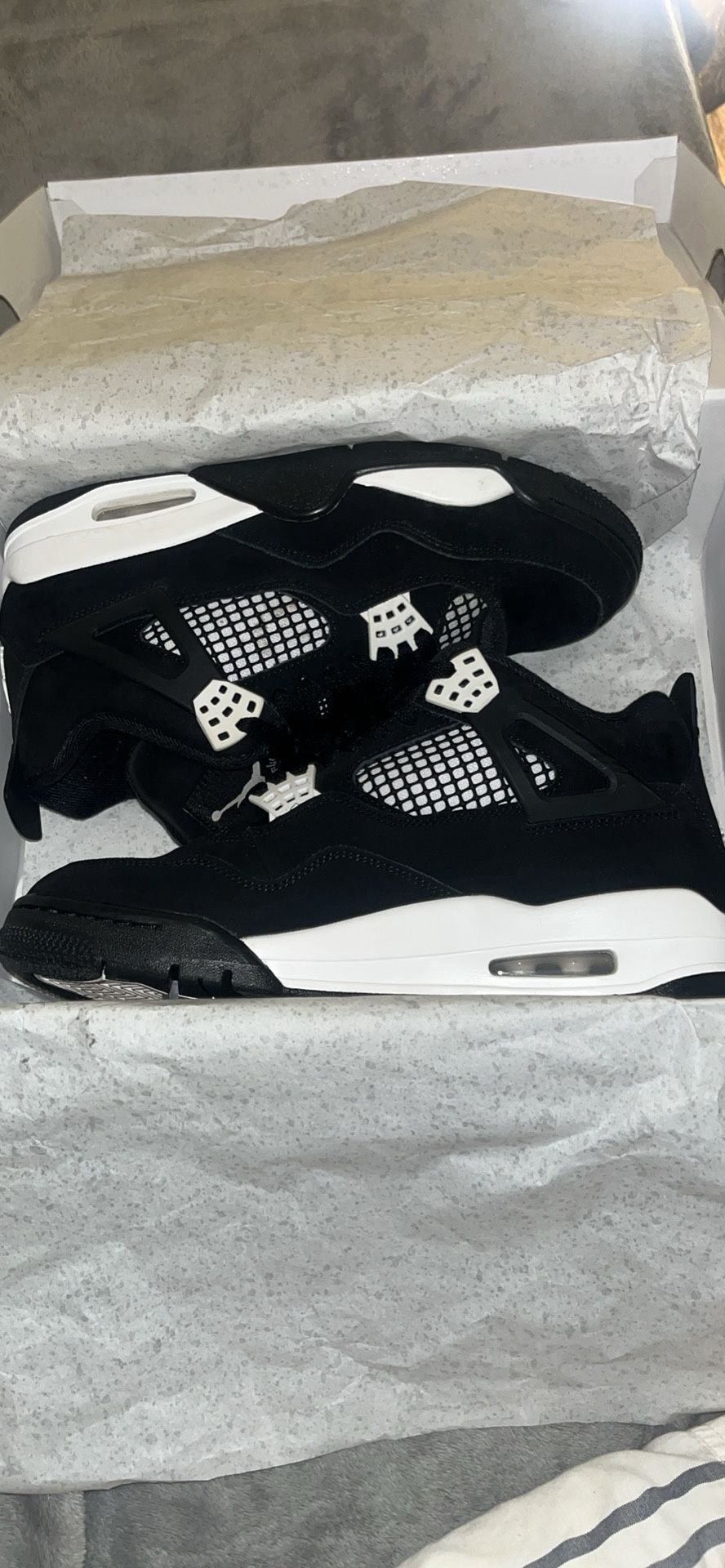 Jordan 4 White Thunder