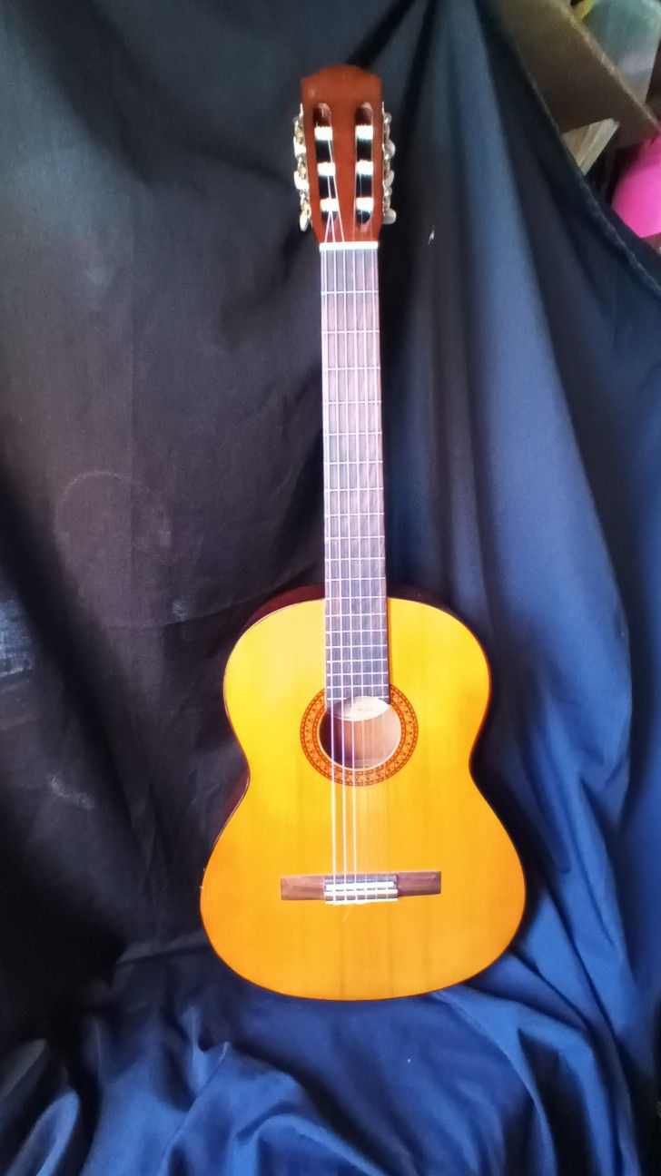 Fender CG7 Classical Guitar 