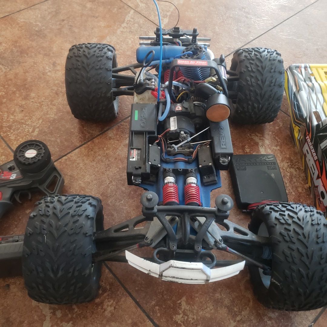 Traxxas revo 3.3