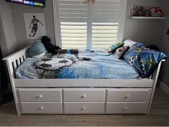 Twin trundle bed