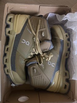 On Cloudrock 2 Waterproof Hiking Boots — Women's 9.5