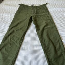 levi’s green cargo pants/jeans 32x32