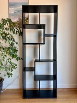 Geometric bookshelf