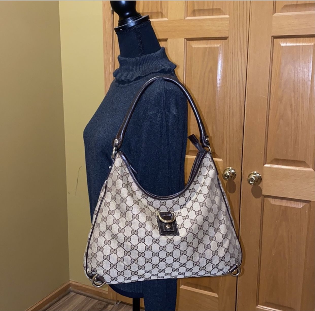 💯% Authentic Gucci Shoulder Bag