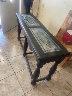 Entry way table