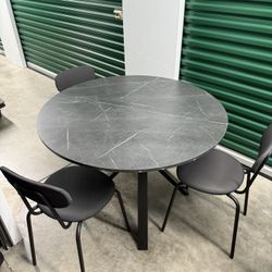 Table with 3 Chairs 