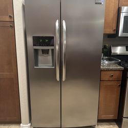 Frigidaire Stainless Steel Side 22.6 Cub - Feet Side By Side Counter Depth Refrigerator 