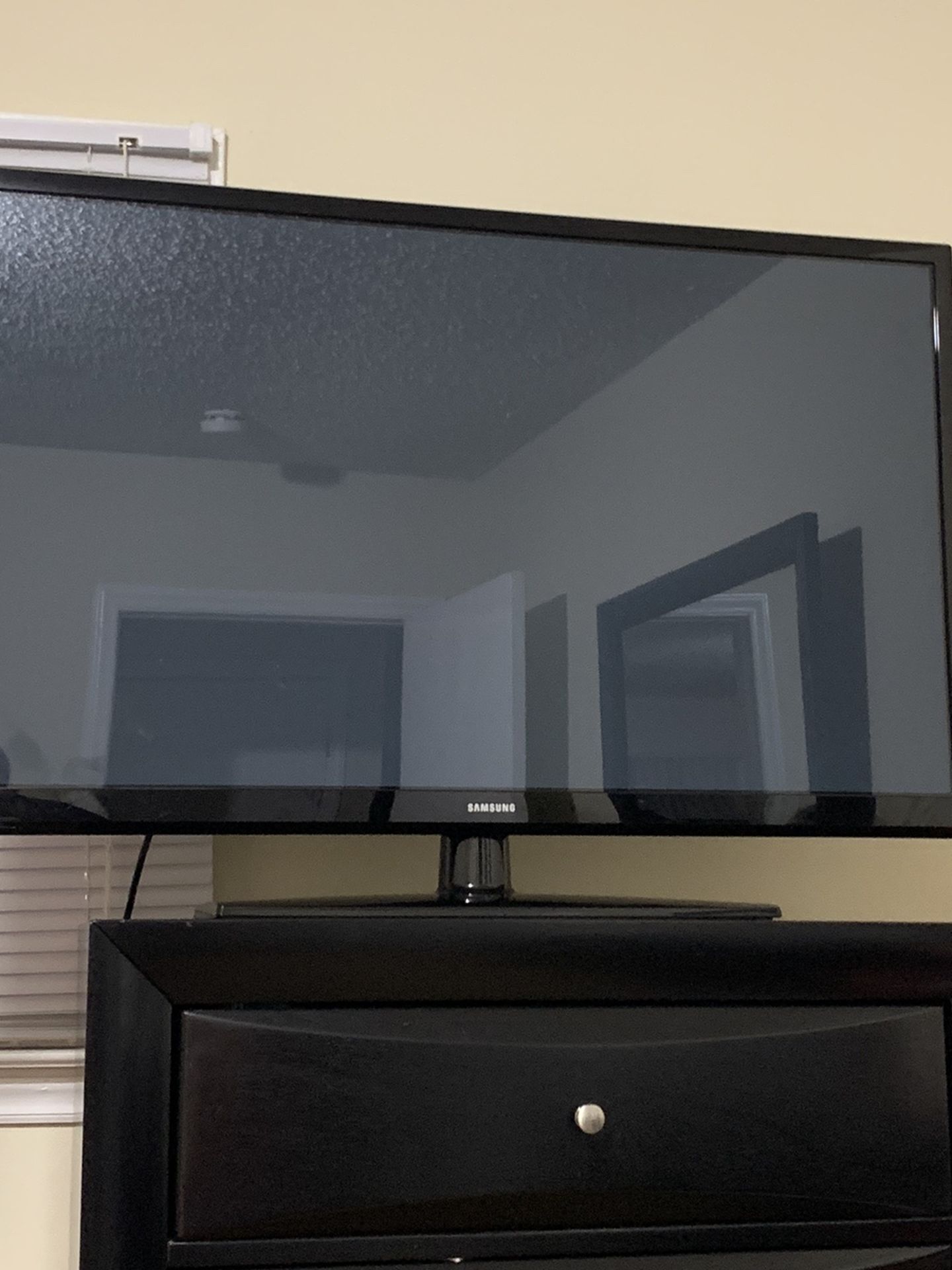 Samsung 43 Inch Tv And LG 43 Inch