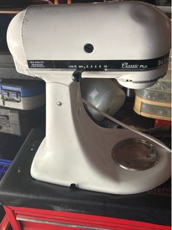 Kitchen-Aid Mixer