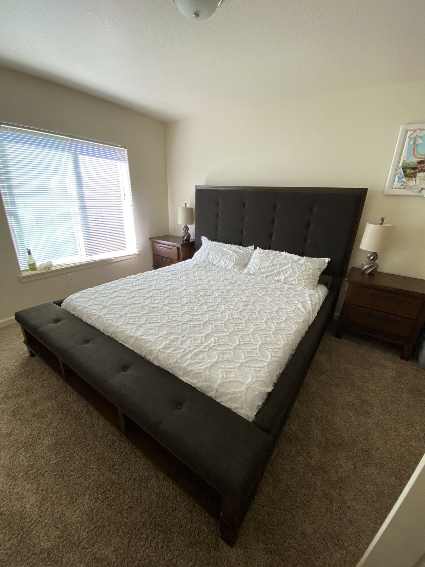 Bedroom bed set