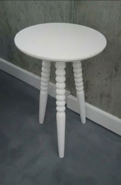 Nice accent tables come in white a grey